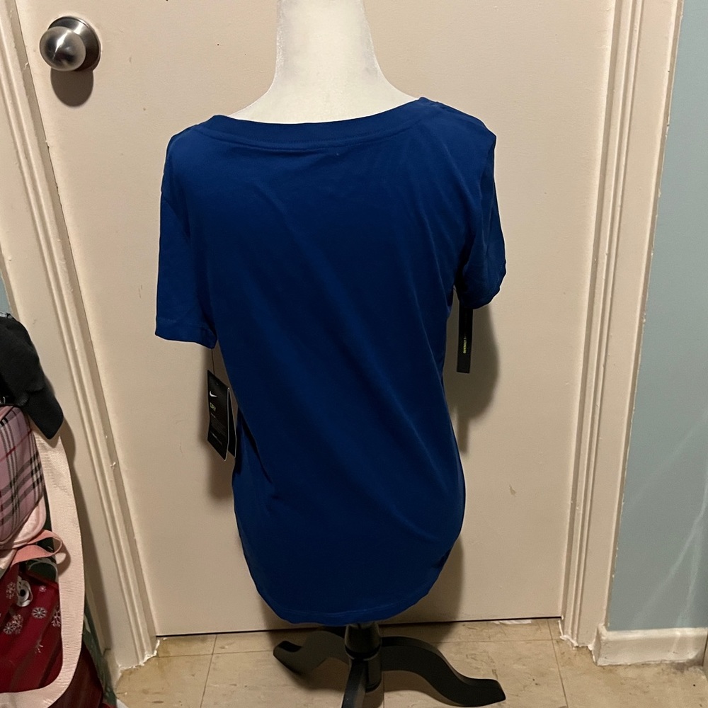 BNWT NIKE DRI-FIT STANDARD FIT TEE - Picture 7 of 12